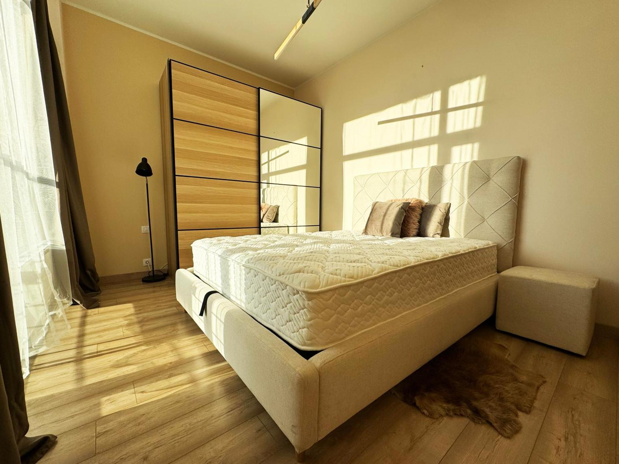 Cozy Getaway - Near Airport Apartment