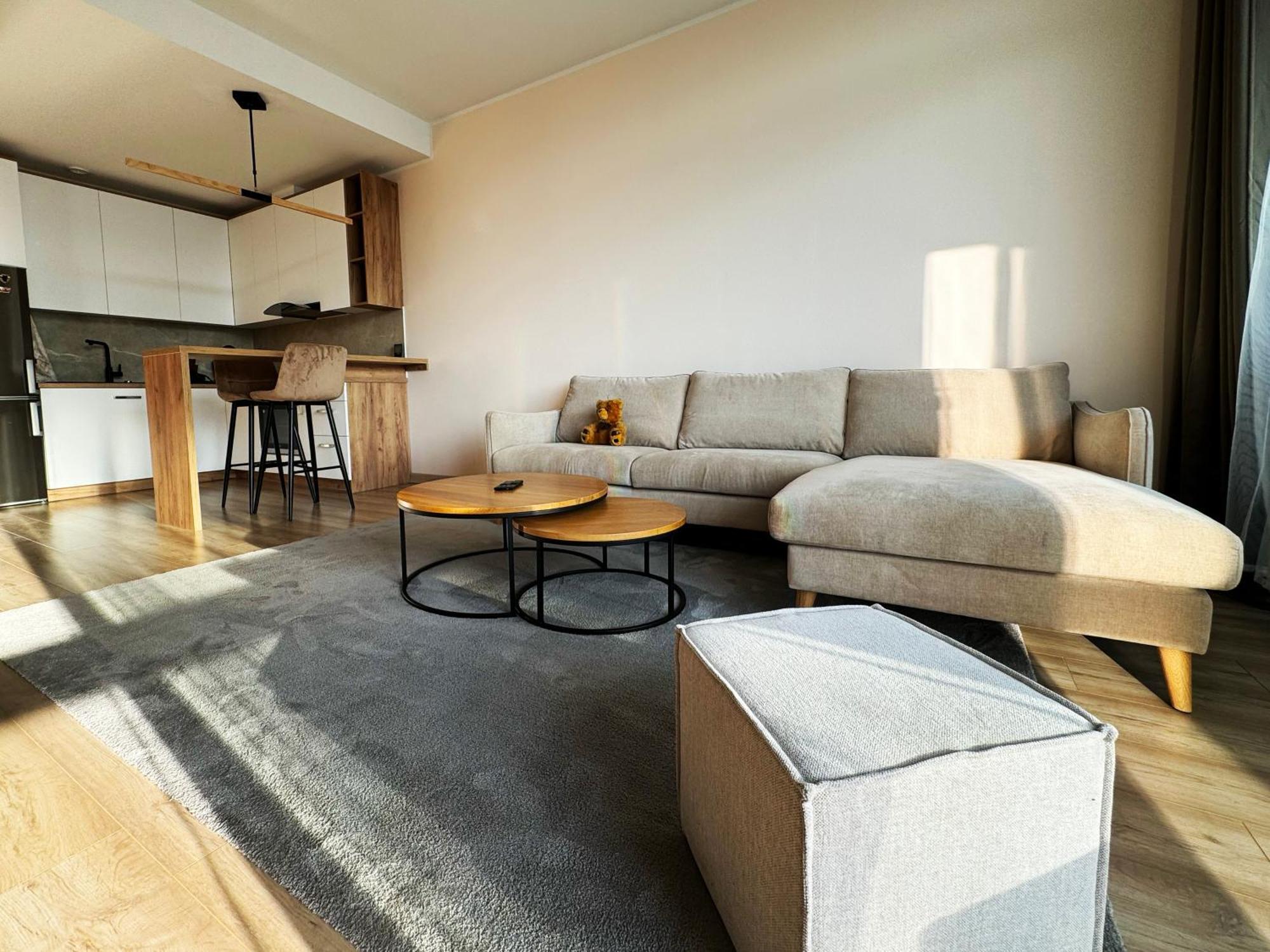 Cozy Getaway - Near Airport *