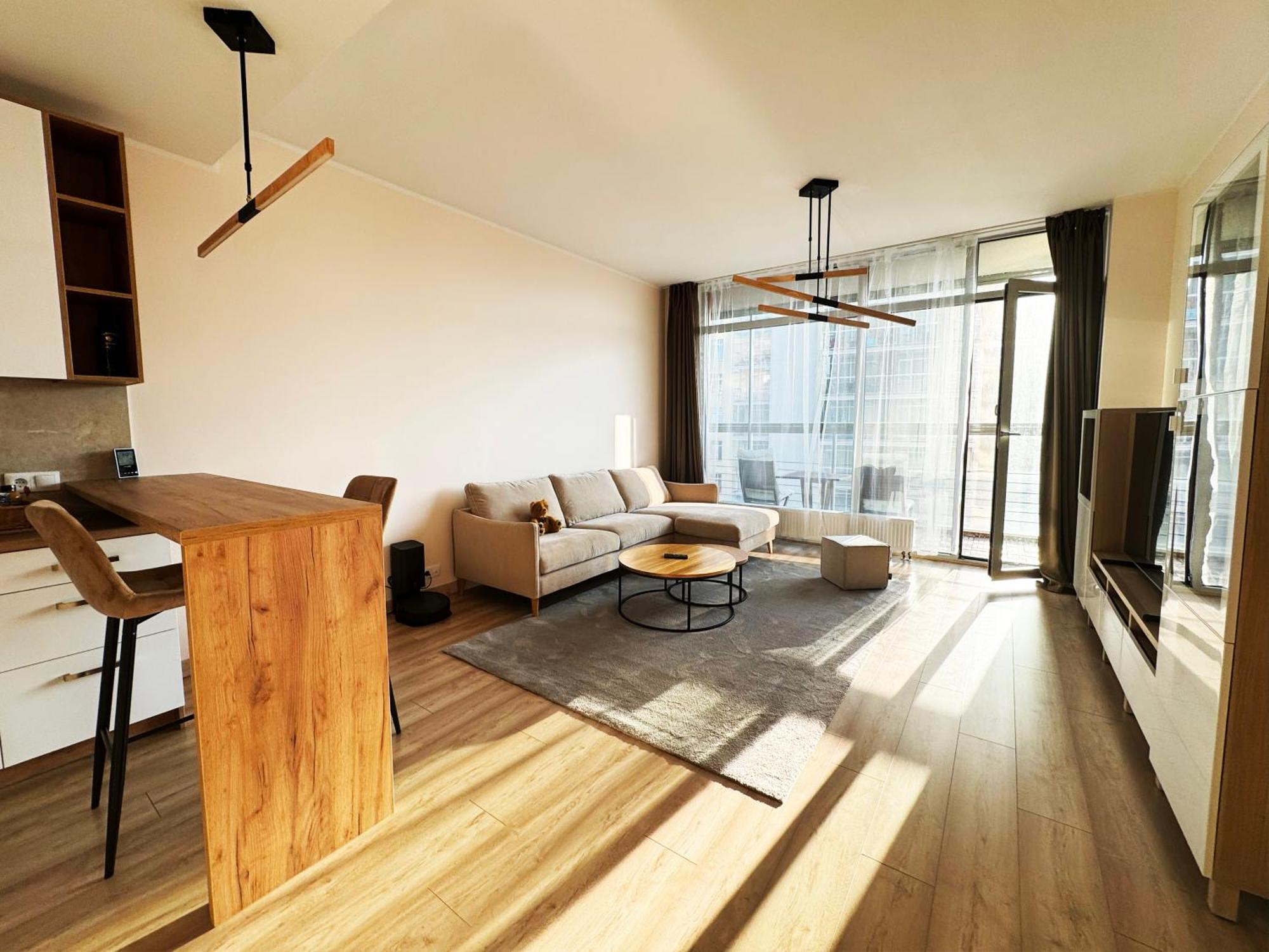 Cozy Getaway - Near Airport *
